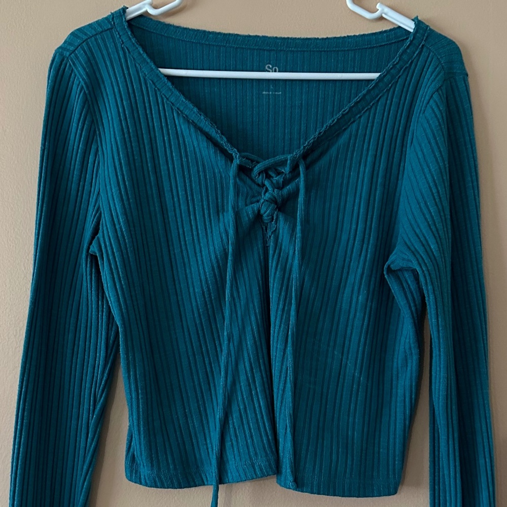 SO Cropped Lace Up Top Size L